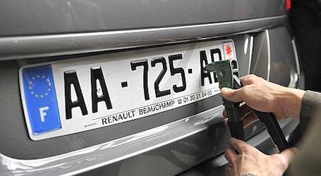 Plaques d'immatriculation auto et moto à Paris